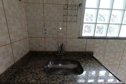Cozinha de casa para alugar com 1 quarto, 25m² em Piam, Belford Roxo