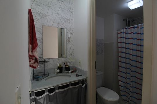 Banheiro de apartamento para alugar com 2 quartos, 52m² em Taquara, Rio de Janeiro