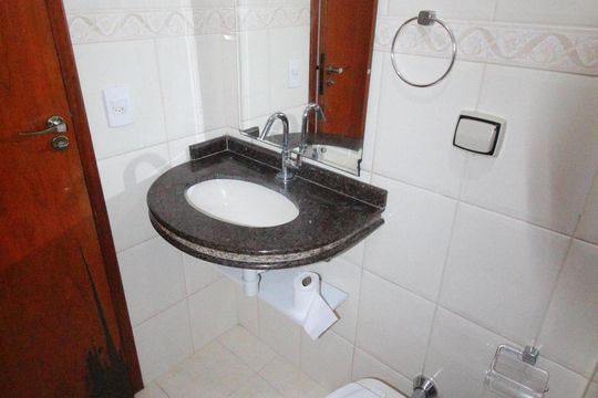 Banheiro 2 de casa para alugar com 3 quartos, 117m² em Jardim Alvorada, São José dos Campos