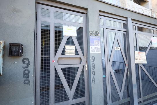 Fachada de casa para alugar com 1 quarto, 45m² em Bussocaba, Osasco