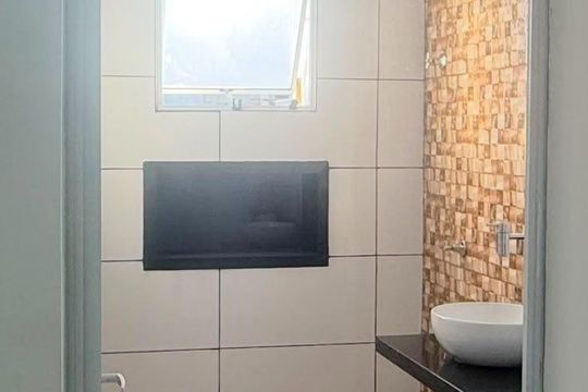 Banheiro de casa para alugar com 2 quartos, 110m² em Vila Fidalgo, São Paulo