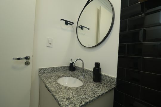 Banheiro de kitnet/studio para alugar com 1 quarto, 29m² em Vila Mariana, São Paulo