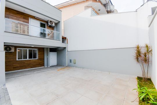 Garagem de casa de condomínio à venda com 3 quartos, 132m² em Vila Rosalia, Guarulhos