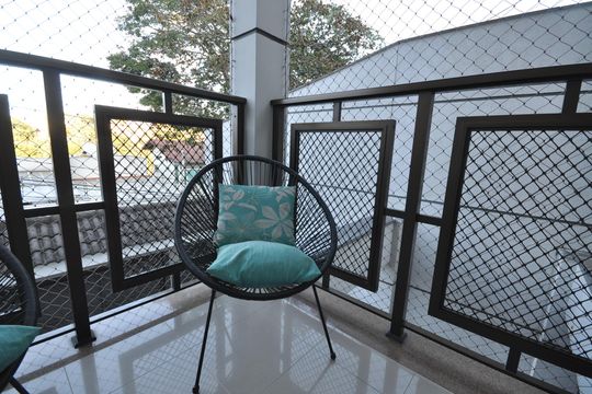 Sacada da Sala de casa à venda com 3 quartos, 253m² em Horto Florestal, São Paulo
