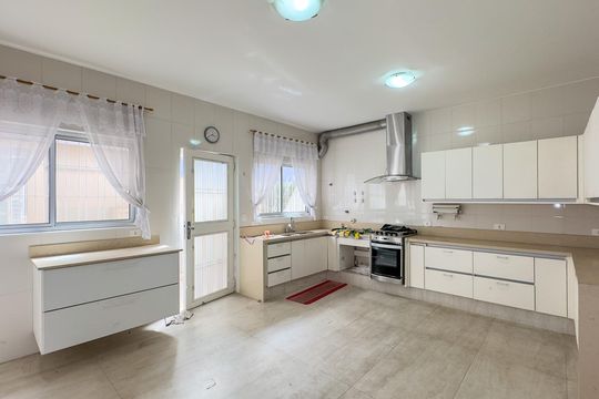 Cozinha de casa para alugar com 3 quartos, 233m² em Brooklin, São Paulo