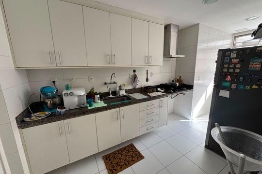 Cozinha de apartamento à venda com 3 quartos, 216m² em Recreio dos Bandeirantes, Rio de Janeiro