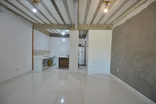 Sala de casa à venda com 3 quartos, 70m² em Vila Valqueire, Rio de Janeiro