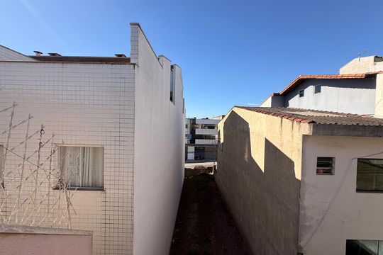 Vista quarto 2 de casa à venda com 3 quartos, 316m² em Jardim Las Vegas, Santo André