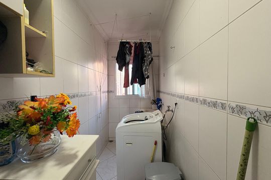 Lavanderia de casa à venda com 3 quartos, 316m² em Jardim Las Vegas, Santo André