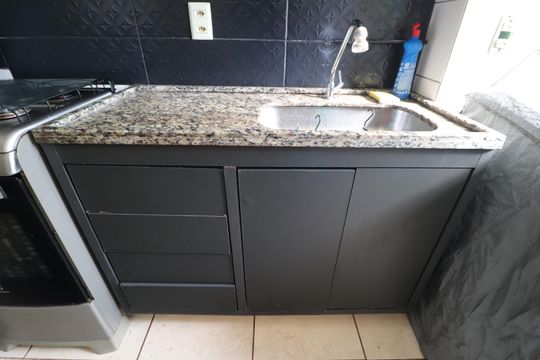Cozinha de apartamento para alugar com 2 quartos, 55m² em Presidente Roosevelt, Uberlândia