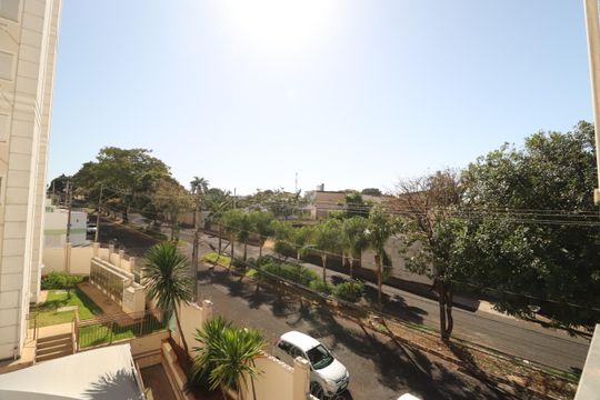 Quarto 1 de apartamento para alugar com 2 quartos, 55m² em Presidente Roosevelt, Uberlândia