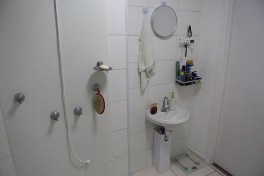 Banheiro de apartamento para alugar com 1 quarto, 48m² em Novo Riacho, Contagem
