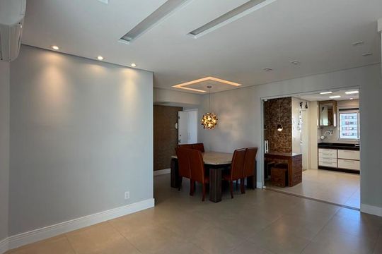 Apartamento à venda com 2 quartos, 121m² em Centro, Jundiaí