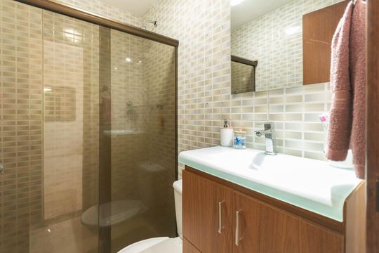 Banheiro de apartamento à venda com 2 quartos, 103m² em Benfica, Rio de Janeiro