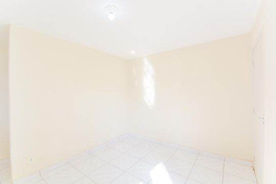 Sala de apartamento para alugar com 2 quartos, 45m² em Água Chata, Guarulhos