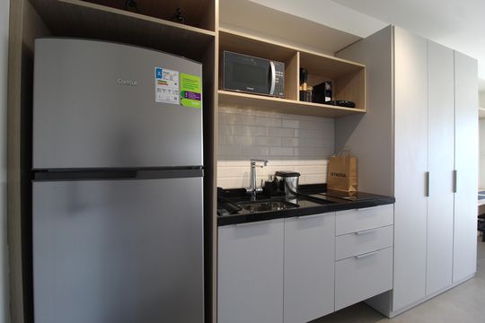 Cozinha de kitnet/studio para alugar com 1 quarto, 26m² em Indianópolis, São Paulo