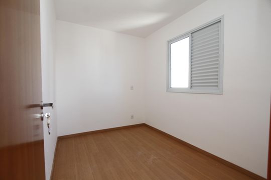Quarto 2 de apartamento para alugar com 2 quartos, 45m² em Parque Pedro Ii, Belo Horizonte
