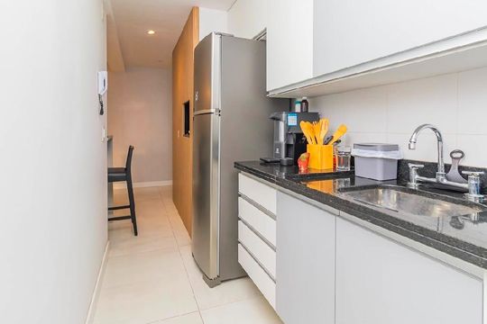 Cozinha de apartamento à venda com 2 quartos, 58m² em Jardim do Salso, Porto Alegre