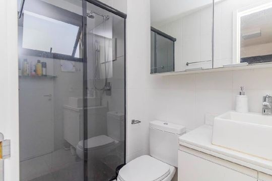 Banheiro 1 de apartamento à venda com 2 quartos, 58m² em Jardim do Salso, Porto Alegre