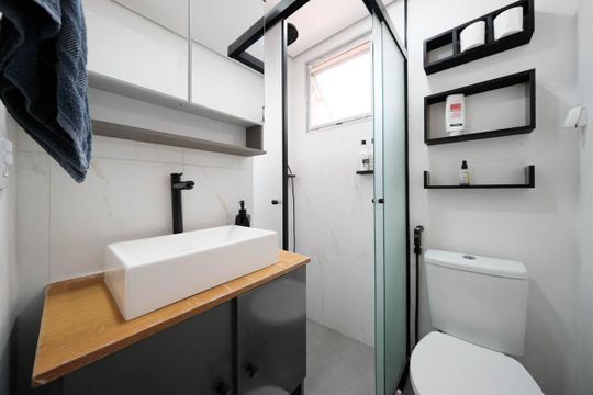 Banheiro social de casa de condomínio à venda com 2 quartos, 88m² em Cangaiba, São Paulo