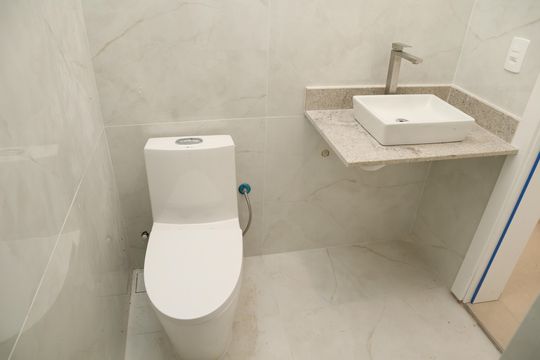 BANHEIRO 1 de casa à venda com 4 quartos, 250m² em Vargem Pequena, Rio de Janeiro