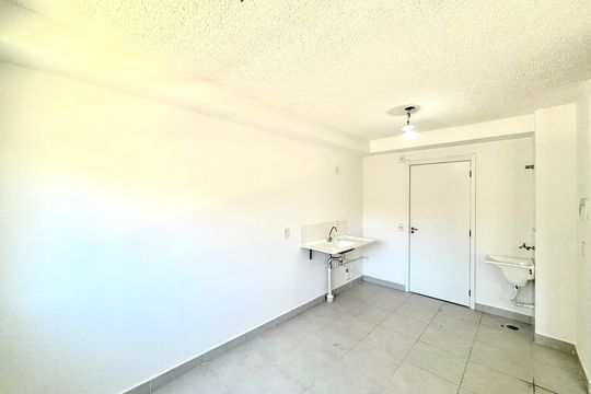 Cozinha de apartamento para alugar com 2 quartos, 32m² em Engenheiro Goulart, São Paulo