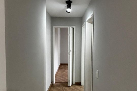 Corredor de apartamento para alugar com 2 quartos, 44m² em Parque Sao Vicente, Santo André