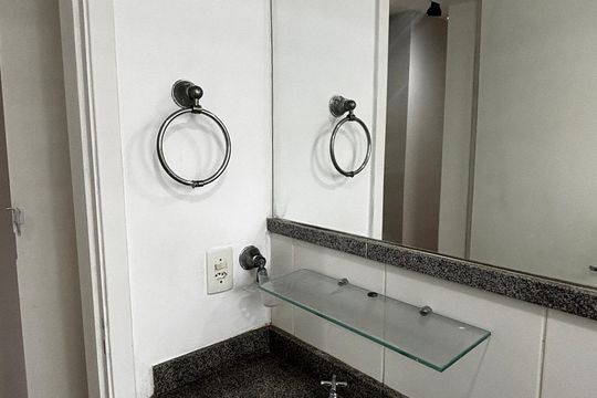 Banheiro de apartamento para alugar com 2 quartos, 44m² em Parque Sao Vicente, Santo André