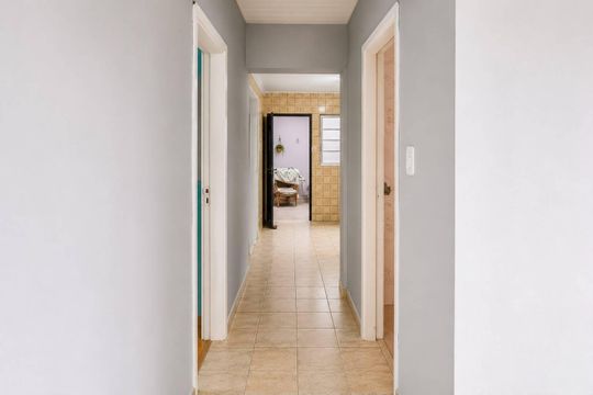 Corredor de casa à venda com 2 quartos, 150m² em Vila Linda, Santo André