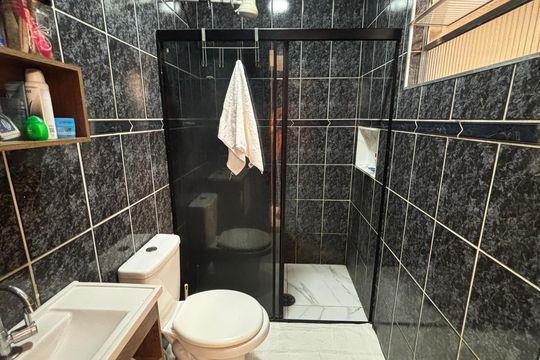 Casa 2 - Banheiro de casa à venda com 3 quartos, 240m² em Parque Oratório, Santo André