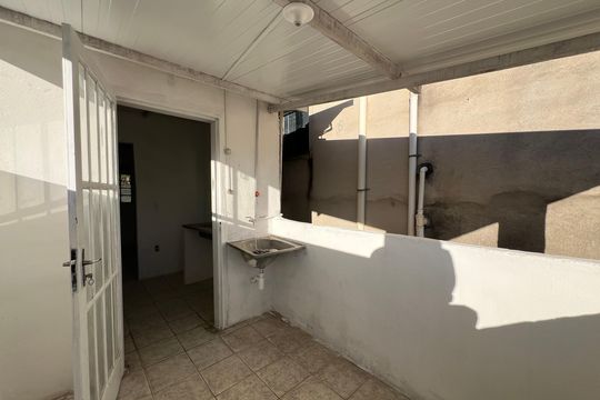 Área de Serviço de casa para alugar com 1 quarto, 55m² em Novo Glória, Belo Horizonte