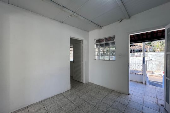 Casa para alugar com 1 quarto, 55m² em Novo Glória, Belo Horizonte