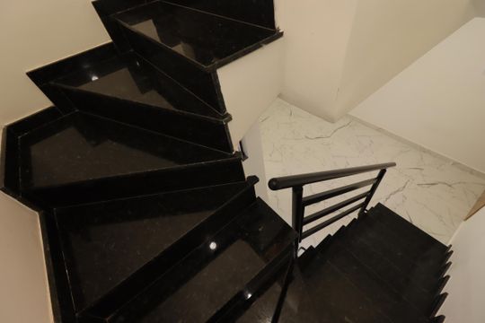 Escada de apartamento à venda com 2 quartos, 88m² em Vila Homero Thon, Santo André