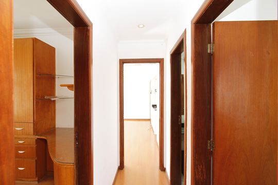 Corredor de apartamento para alugar com 3 quartos, 79m² em Alto Caiçaras, Belo Horizonte
