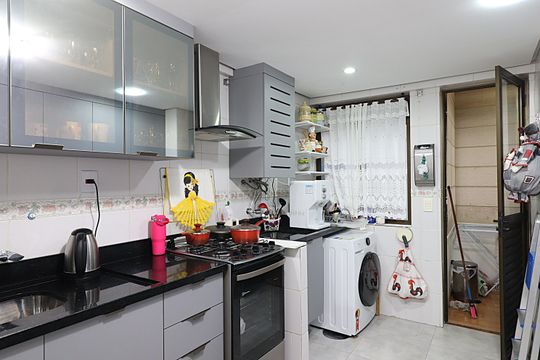 Cozinha de apartamento à venda com 3 quartos, 167m² em Vila Ipiranga, Porto Alegre