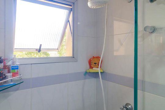 Banheiro de apartamento à venda com 2 quartos, 60m² em Jardim São Luís, São Paulo