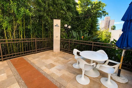 Piscina - Ducha de apartamento para alugar com 1 quarto, 54m² em Bela Vista, São Paulo