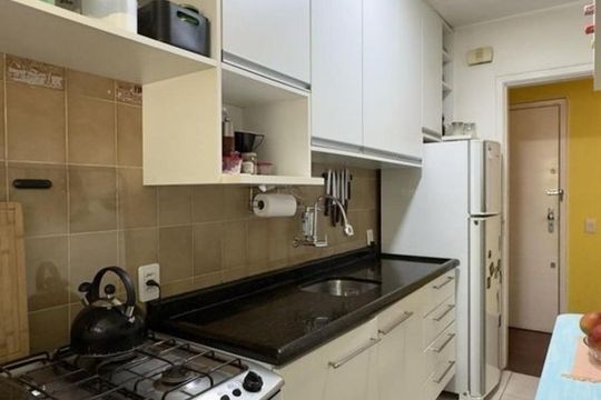 Cozinha de apartamento à venda com 2 quartos, 60m² em Partenon, Porto Alegre