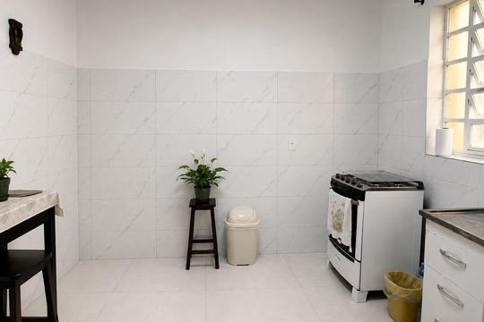 Cozinha de apartamento à venda com 2 quartos, 60m² em Santana, Porto Alegre