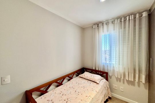 Quarto 1 de apartamento à venda com 2 quartos, 52m² em Vila Marieta, São Paulo