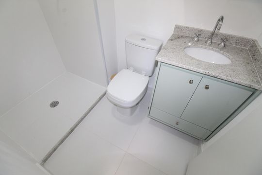 Banheiro de apartamento para alugar com 1 quarto, 33m² em Jardim Esplanada, São José dos Campos