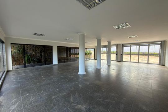 Garagem subterrânea  de casa para alugar com 10 quartos, 5000m² em Águas Claras, Brasília