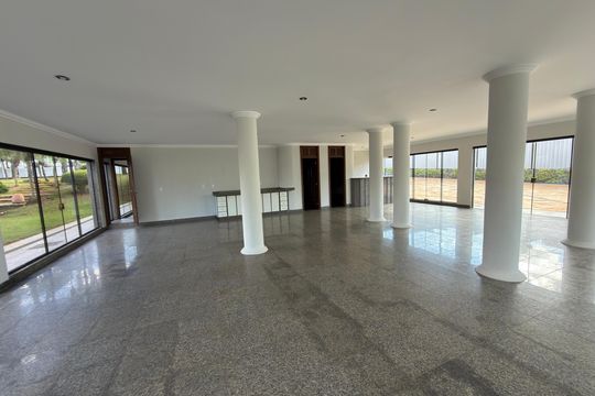Garagem  de casa para alugar com 10 quartos, 5000m² em Águas Claras, Brasília