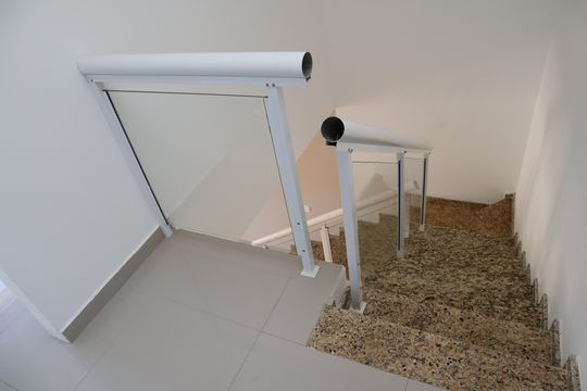 ESCADA de casa para alugar com 2 quartos, 160m² em Vargem Grande, Rio de Janeiro