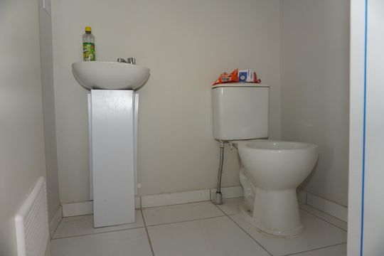 Lavabo de apartamento para alugar com 4 quartos, 130m² em Jardim Branca Flor, Embu das Artes