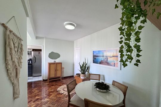 Sala de apartamento para alugar com 2 quartos, 58m² em Barra da Tijuca, Rio de Janeiro