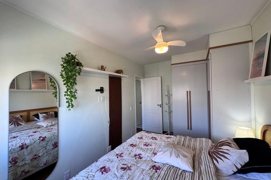 Quarto 1 de apartamento para alugar com 2 quartos, 58m² em Barra da Tijuca, Rio de Janeiro