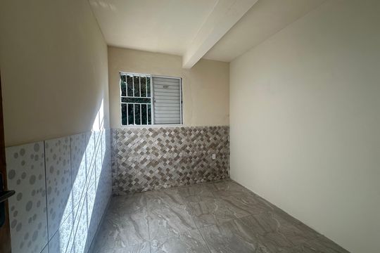 Quarto de casa para alugar com 1 quarto, 35m² em Vila Militar, Barueri