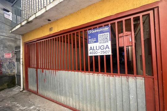 Fachada de casa para alugar com 1 quarto, 35m² em Vila Militar, Barueri