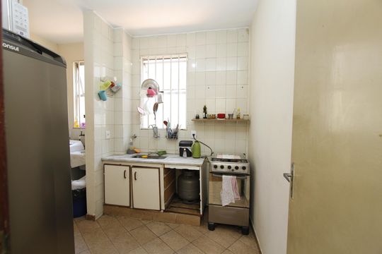 Cozinha de apartamento à venda com 2 quartos, 53m² em Carlos Prates, Belo Horizonte